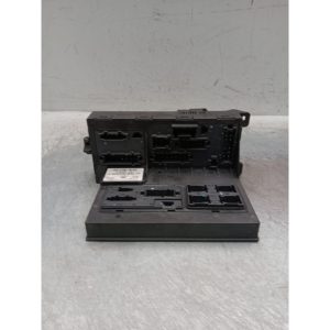 CAJA RELES / FUSIBLES 2115453901