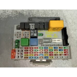 CAJA RELES / FUSIBLES 24431677 24412497