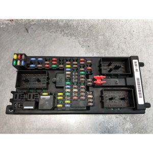 CAJA RELES / FUSIBLES BJ3214F041AE 3184124579 528251F03